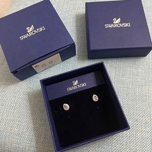 Swarovski Christie Pear drop blue crystal stud earrings Baron matching